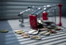 信托机构悄然回归消费金融市场，华能信托17亿骗贷案敲响警钟